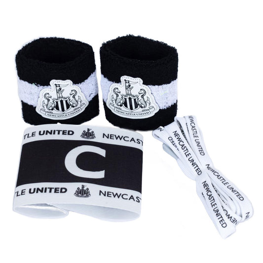 This essential training accessories set features team colours and club crests
