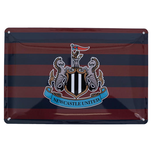 1996 away shirt inspired tin sign featuring a full colour Newcastle United club crest in the centre
