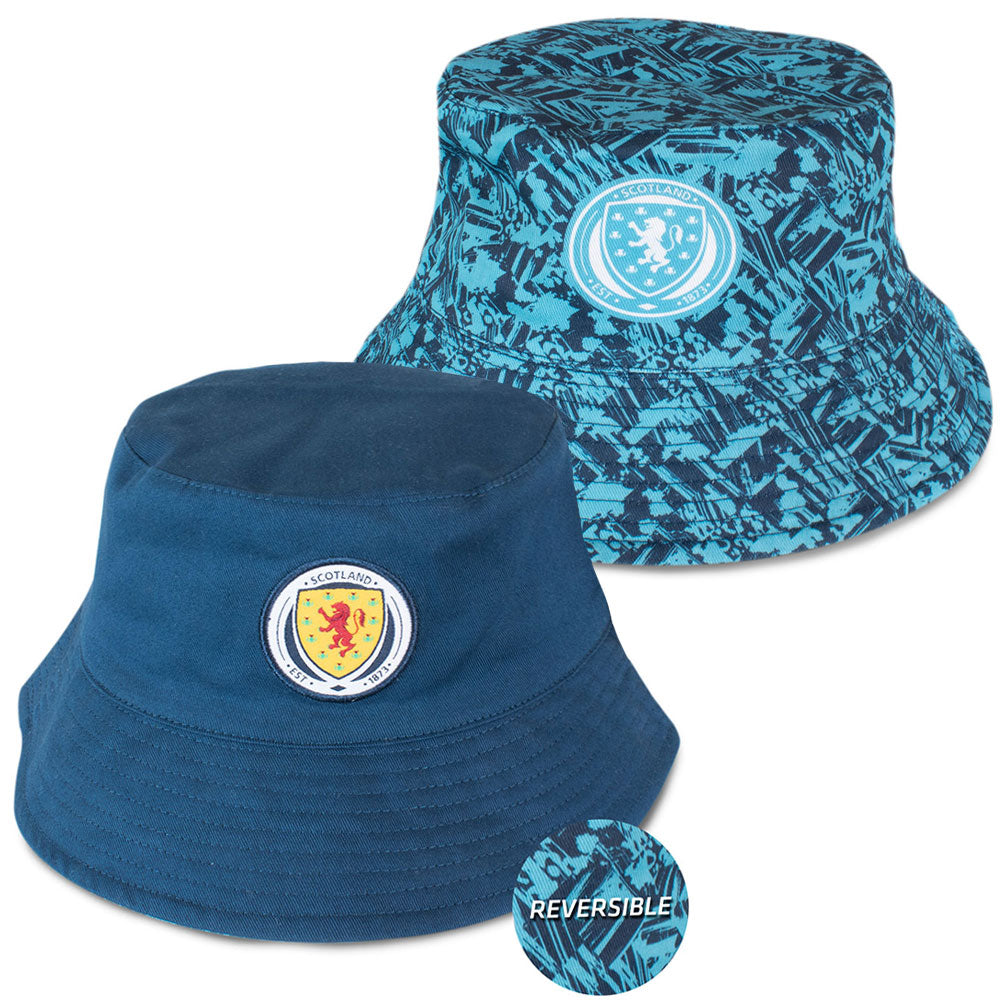 Fitted reversible bucket hat in navy with a sky blue and navy pattern on reverse