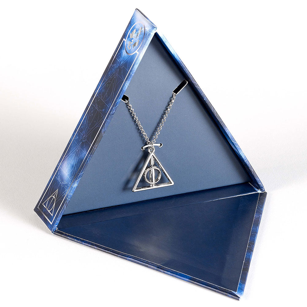 Open this collectible gift box featuring the infamous Deathly Hallows, to reveal a one-of-a-kind necklace with a mesmerizing spinning center