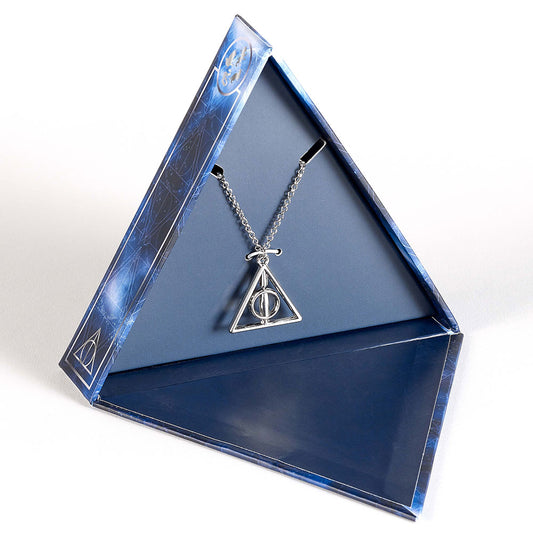 Open this collectible gift box featuring the infamous Deathly Hallows, to reveal a one-of-a-kind necklace with a mesmerizing spinning center
